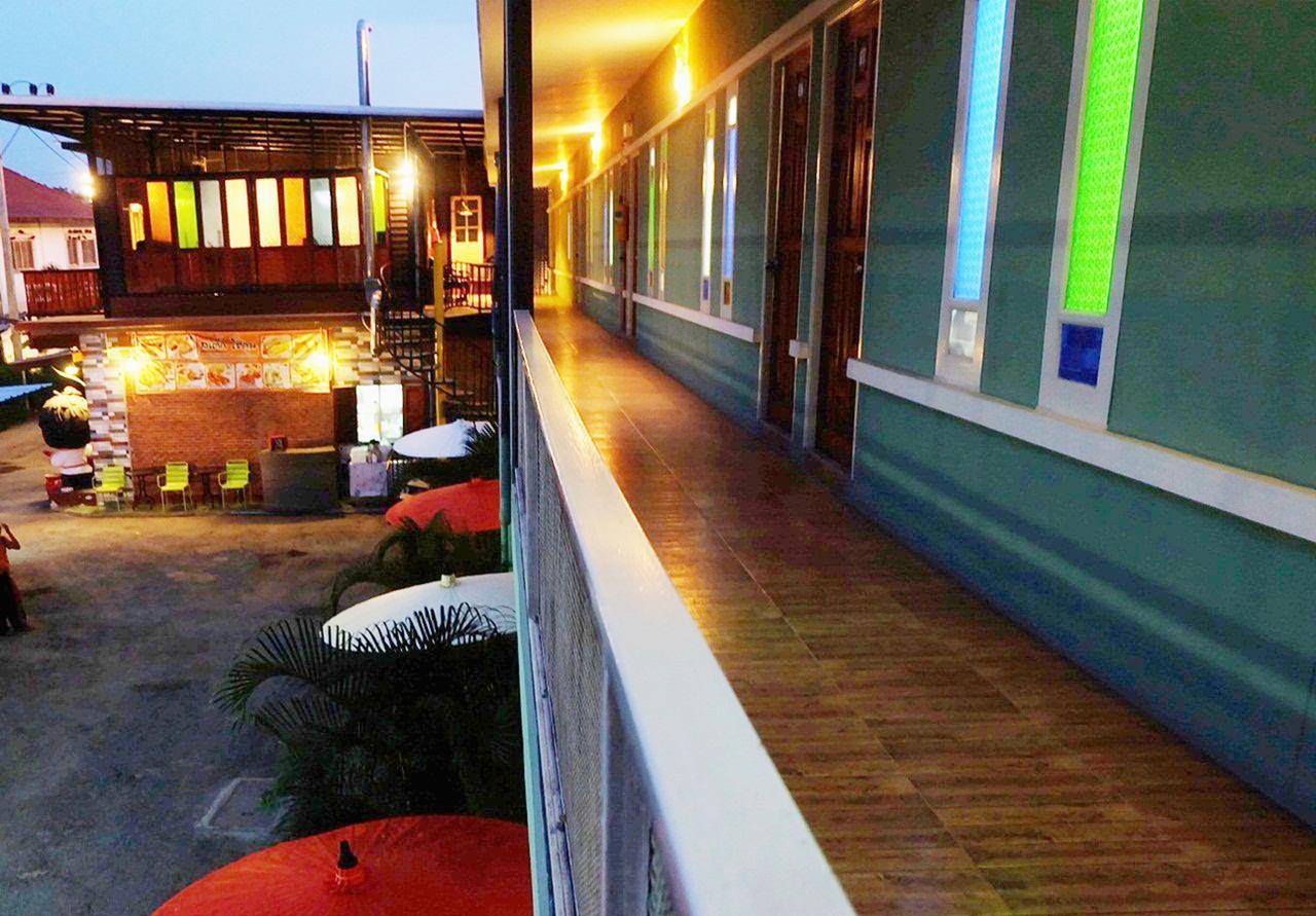 Suphan Wanwarn Resort Suphan Buri Buitenkant foto