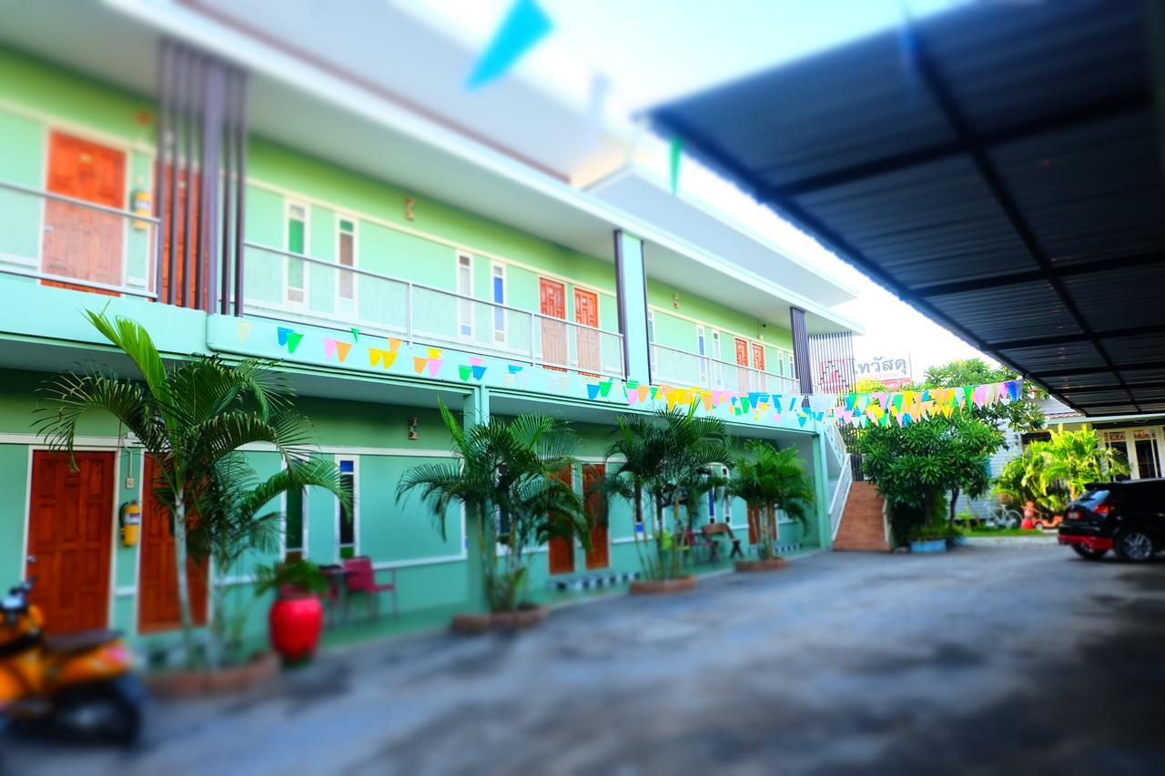 Suphan Wanwarn Resort Suphan Buri Buitenkant foto